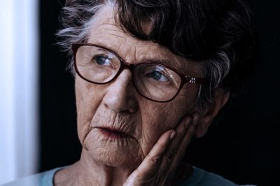 10 SINTOMAS DA DOENÇA DE ALZHEIMER