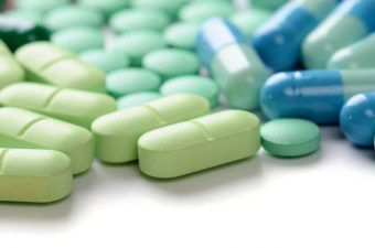 Qual é a diferença entre antibiótico e anti-inflamatório?