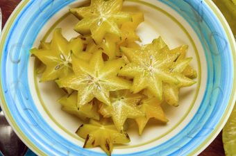 Carambola faz mal para rins e cérebro. Entenda por quê