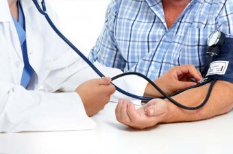 Como medir a pressão arterial corretamente?