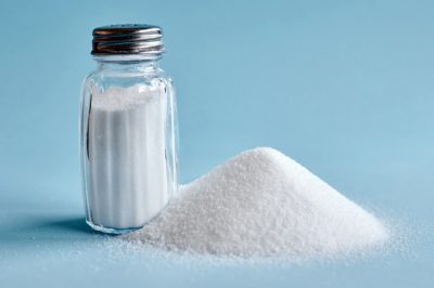 ¿POR QUÉ ES PELIGROSO EL CONSUMO EXCESIVO DE SAL?