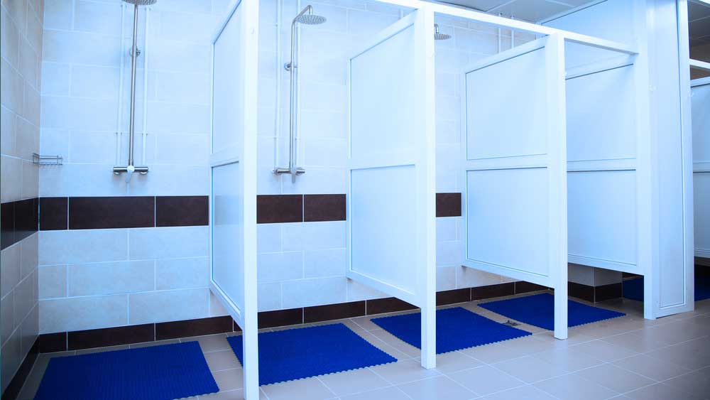 Urinar no banho ou em chuveiro público faz mal à saúde?